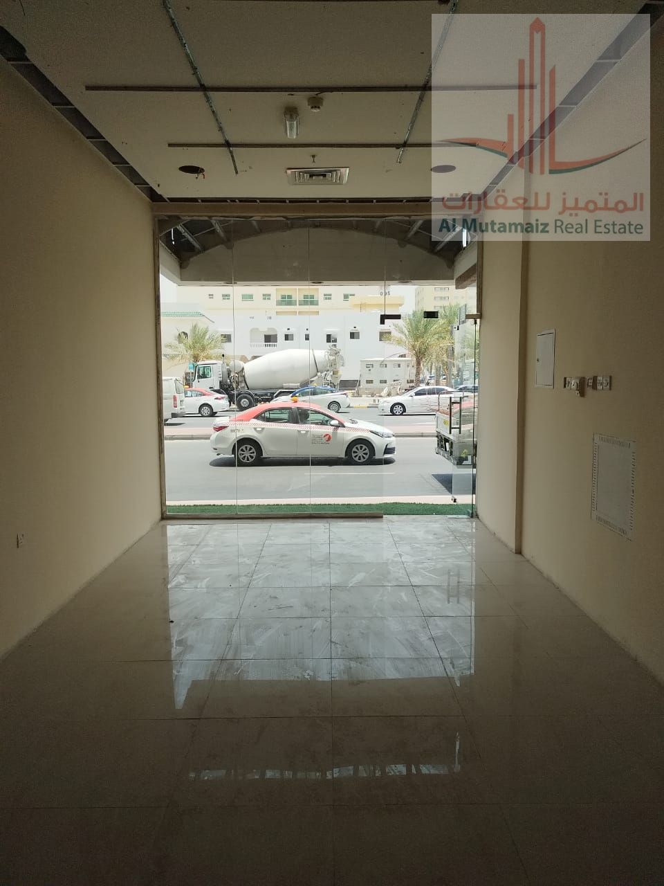 A shop for rent on a main street, a large area, wonderful finishing, for 20 thousand annually,