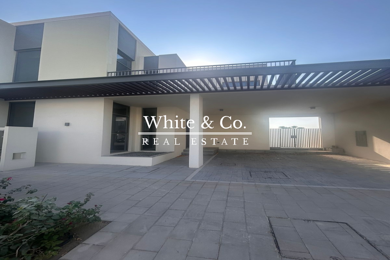 VACANT | NATURAL LIGHT | GREAT AMENITIES