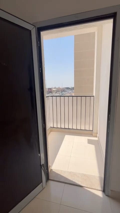 A room and a hall for the first resident in Al Jurf 3, next to the Chinese market. The price is 35