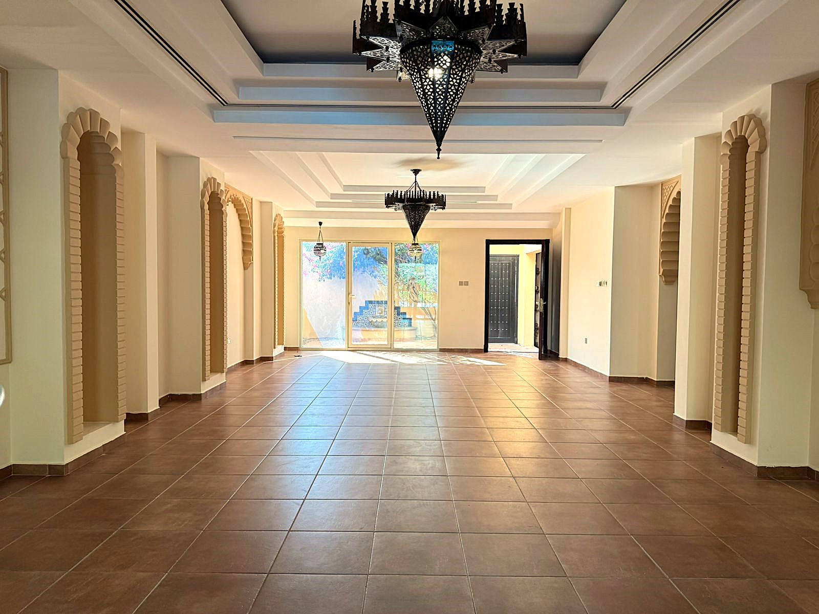 Huge 4 Br ViIla With Pool Near Box Park Al Safa 1
