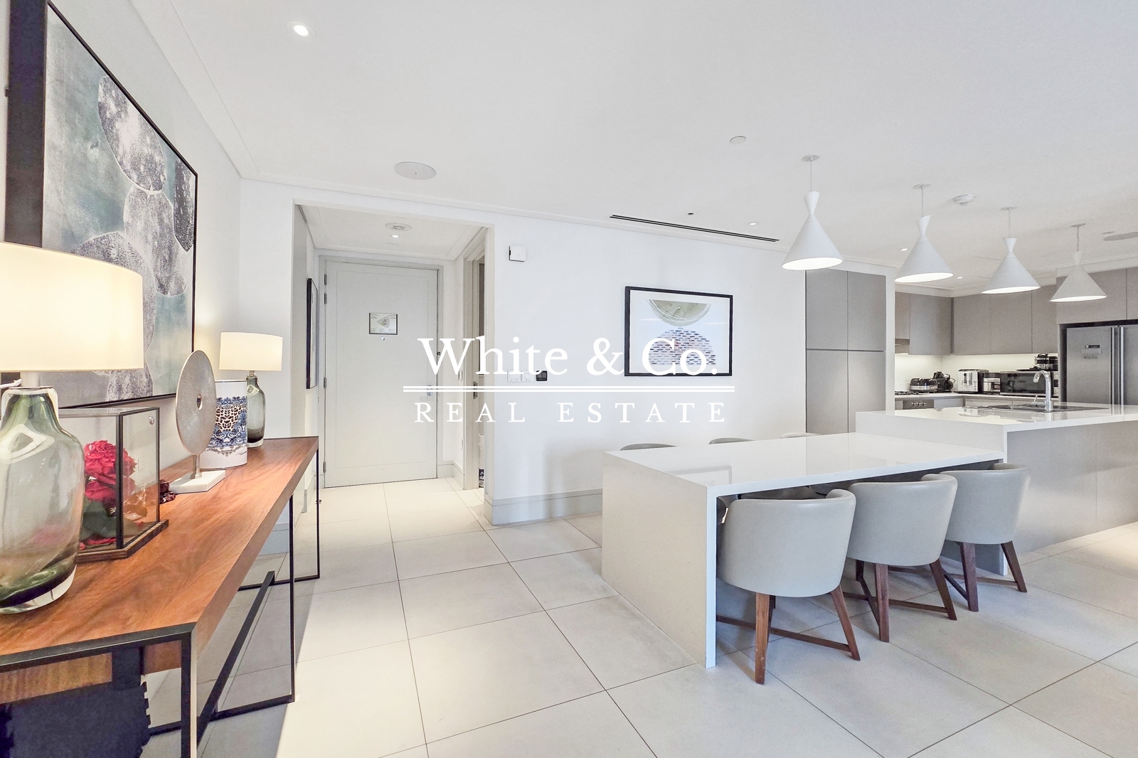 Corner Layout | Bills included | Burj View
