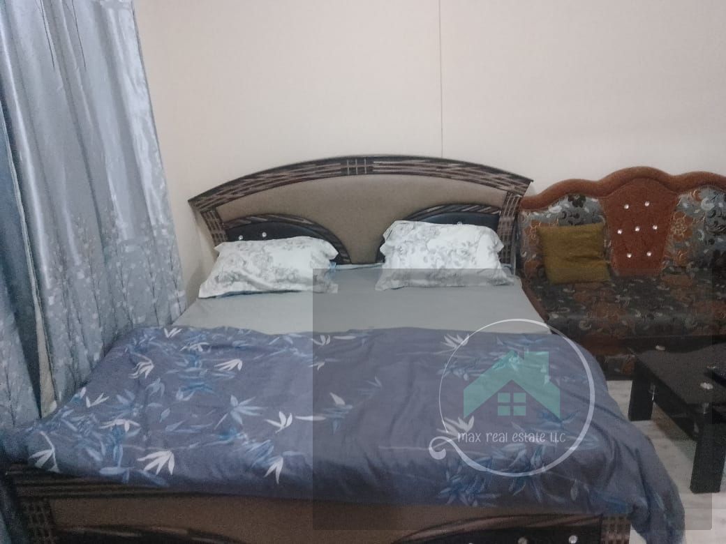 Monthly furnished studio, including bills, water, electricity, internet, cleaning, maintenance, gas, everything in the office, 2400, close to all serv