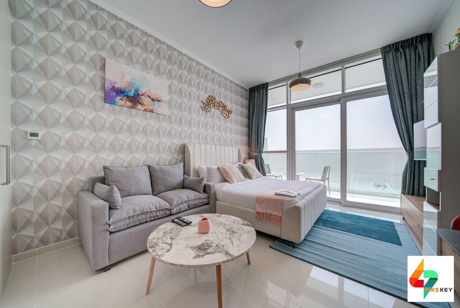 Min Stay 5 nights is required! Super Luxury Studio in Damac Hills Carson A