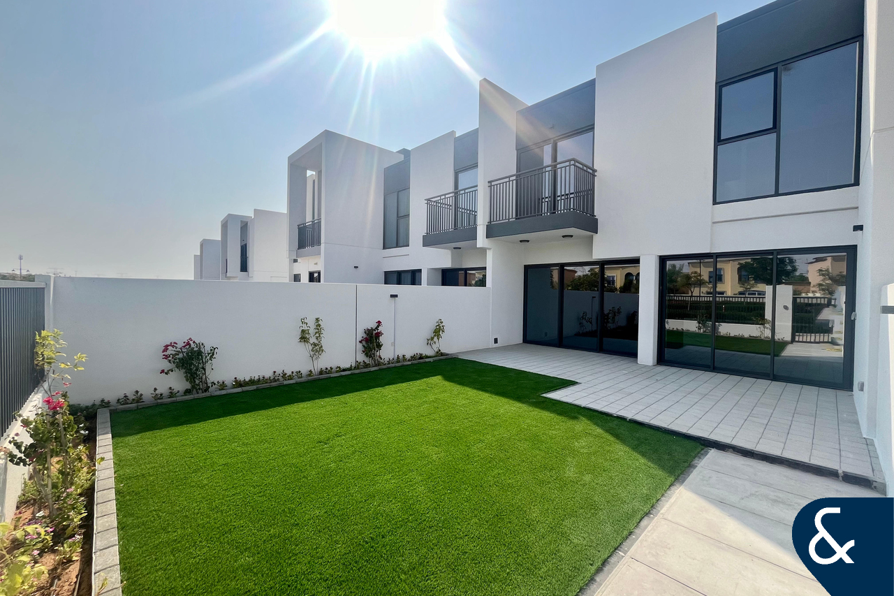 3 Bedroom | Vacant on Transfer | Single Row