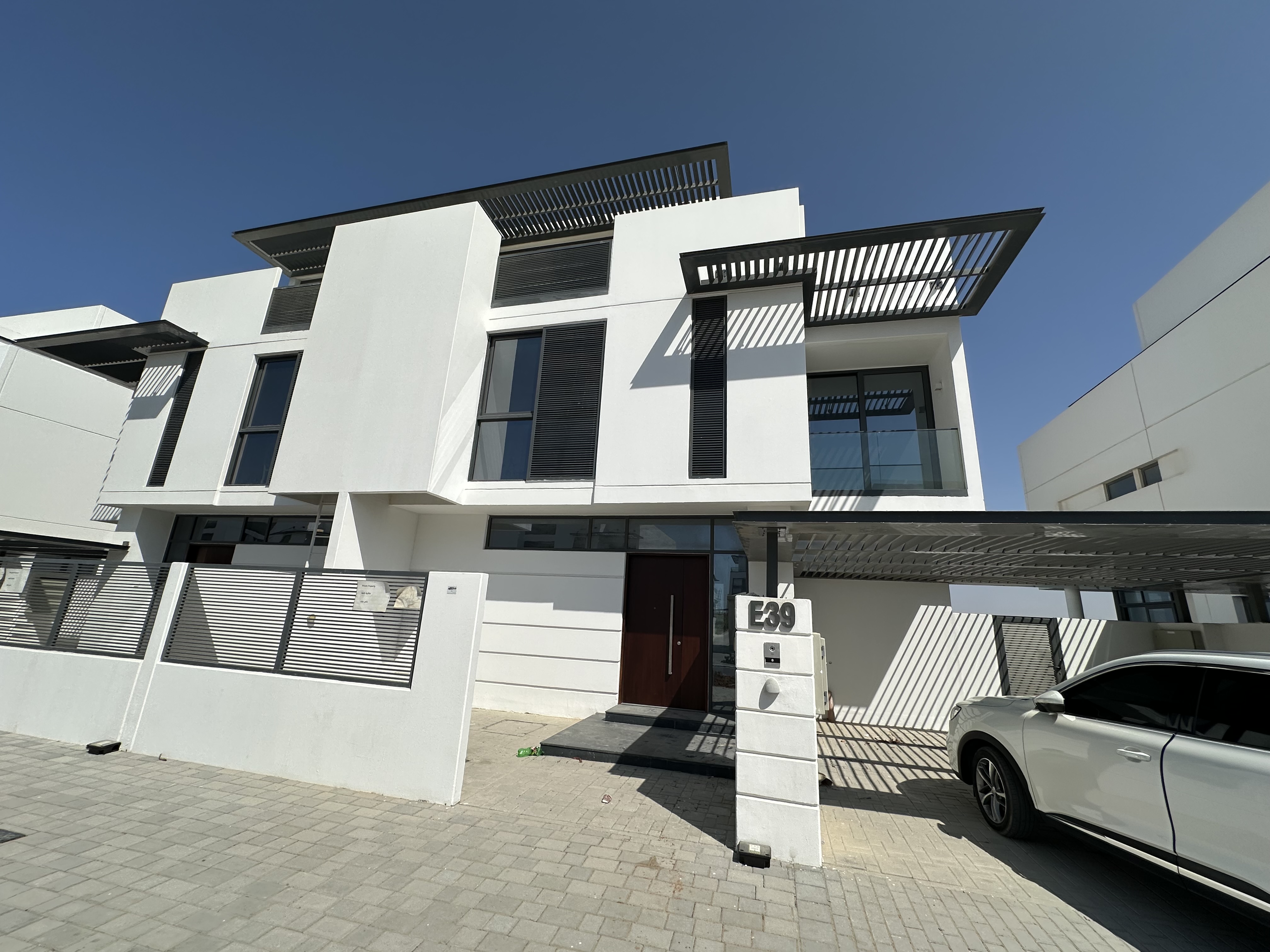 Luxury Brand New 5 BR G+2 Villa facing waterfront available for rent