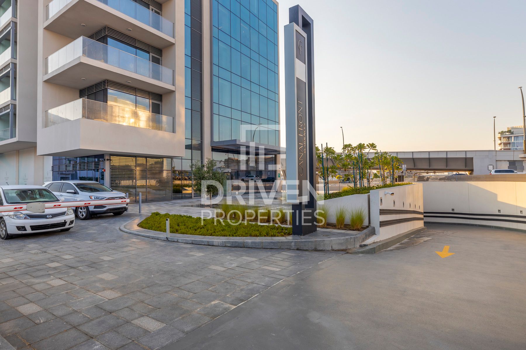 Brand New and Vacant Apt with Canal View