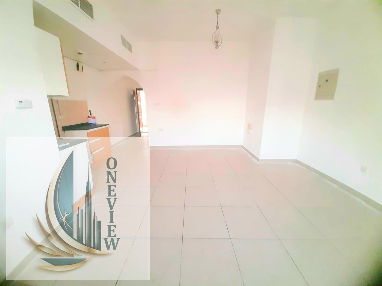 Specious studio 700squarefeet just 21990only