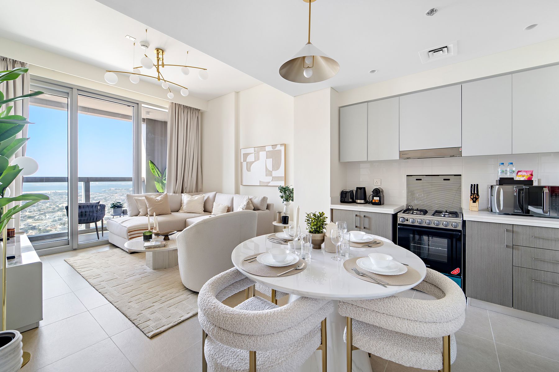 Elegant 1 BR | Downtown Skyline View | High Floor