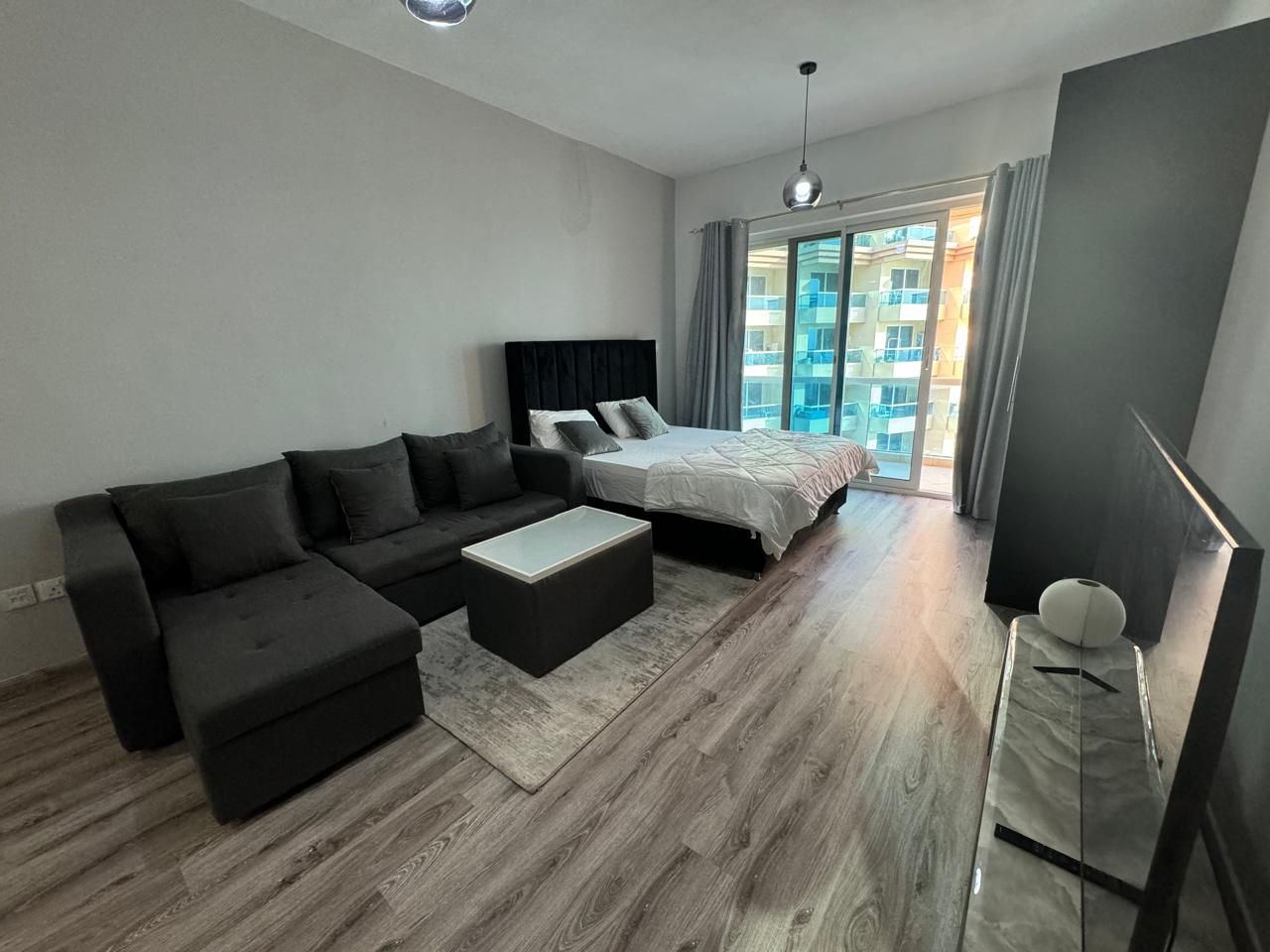 apartment card