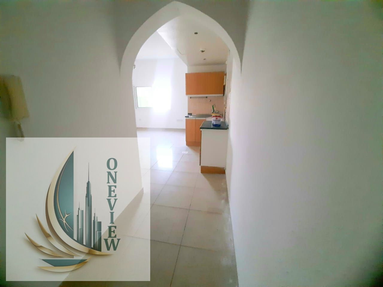 Huge studio low price just 21990.