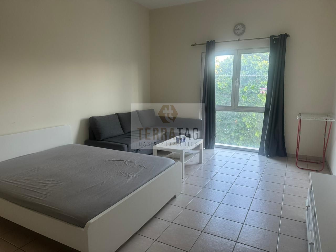 FULLY FURNISHED STUDIO READY TO MOVE NEAR METRO