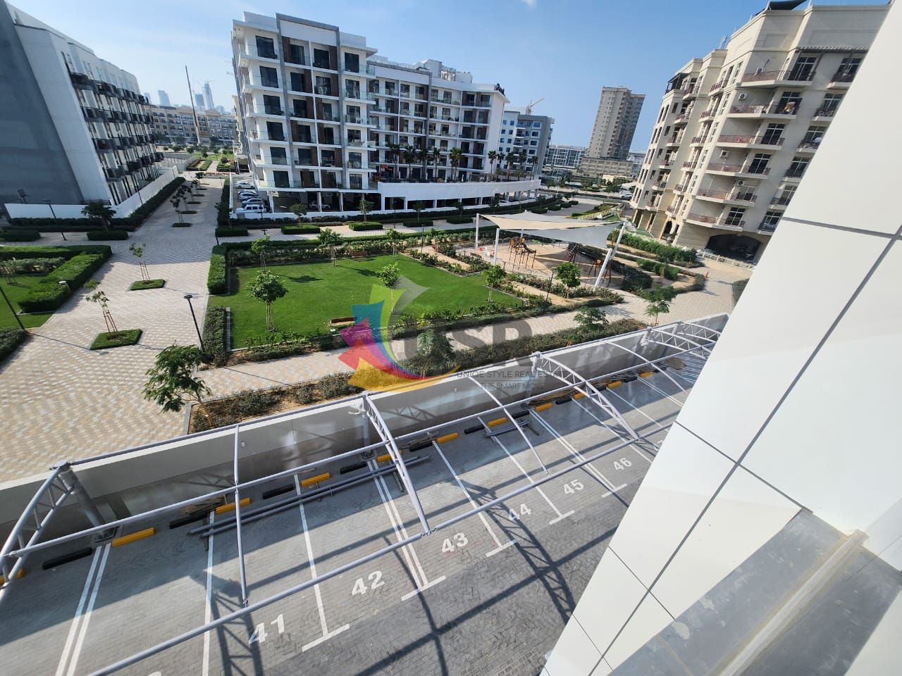 AVAILABLE 1st WEEK JAN. | 3BHK MAID ROOM W/ BALCONY PARKVIEW FOR 180K