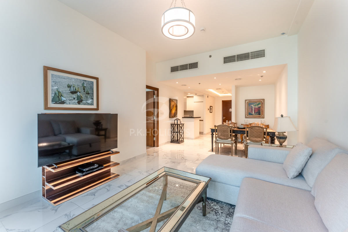 Spacious 1 Bed | Full Canal View | Free Cleaning