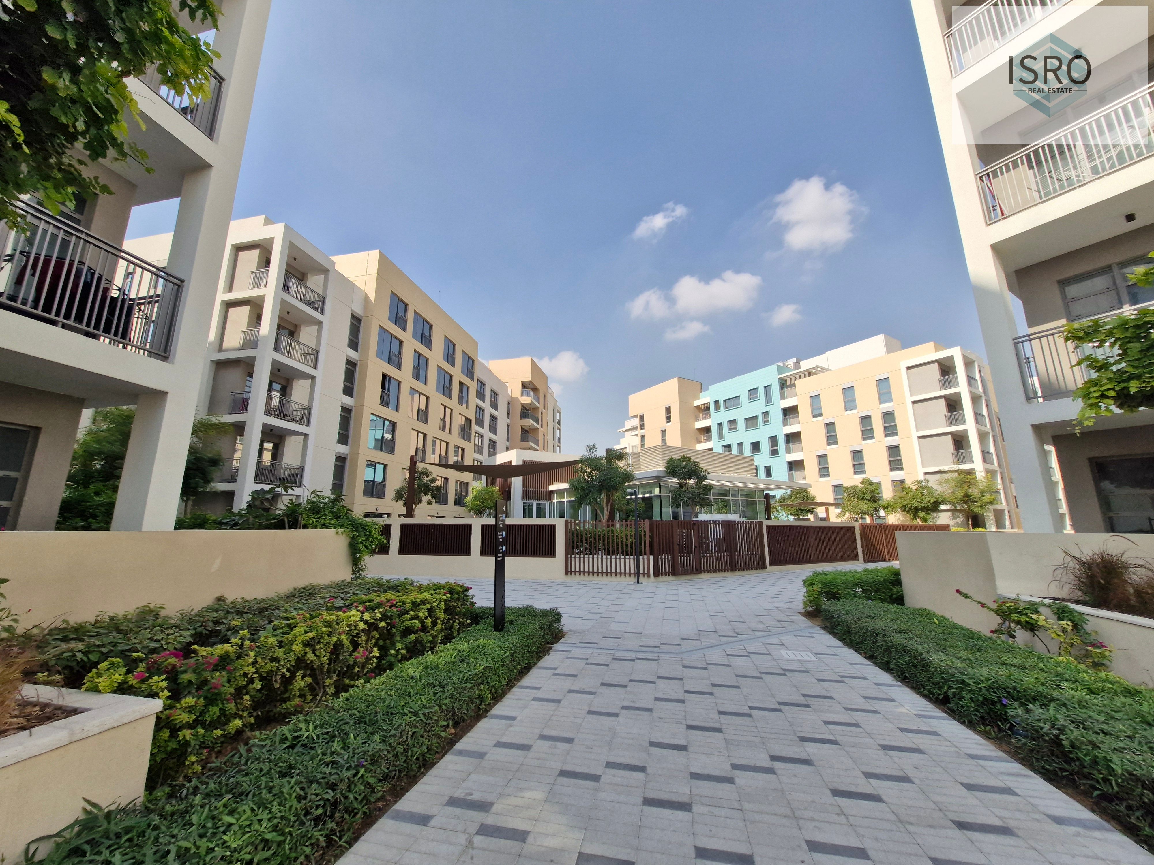 Move into this spacious 1bhk+study room