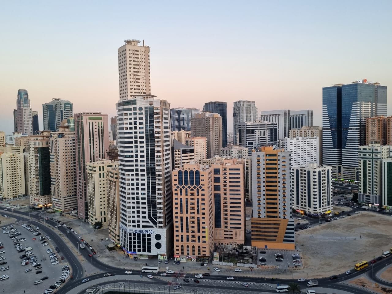 FULL OPEN PARK VEW NEAT CEAN ONLY FOR FAMILIES 34K,35K,1 MONTH FREE OPPOSIT AL NAHD PARK SAME LINE LULU CLOSE TO RTA BUS STOP TO STADIUM METRO STATION