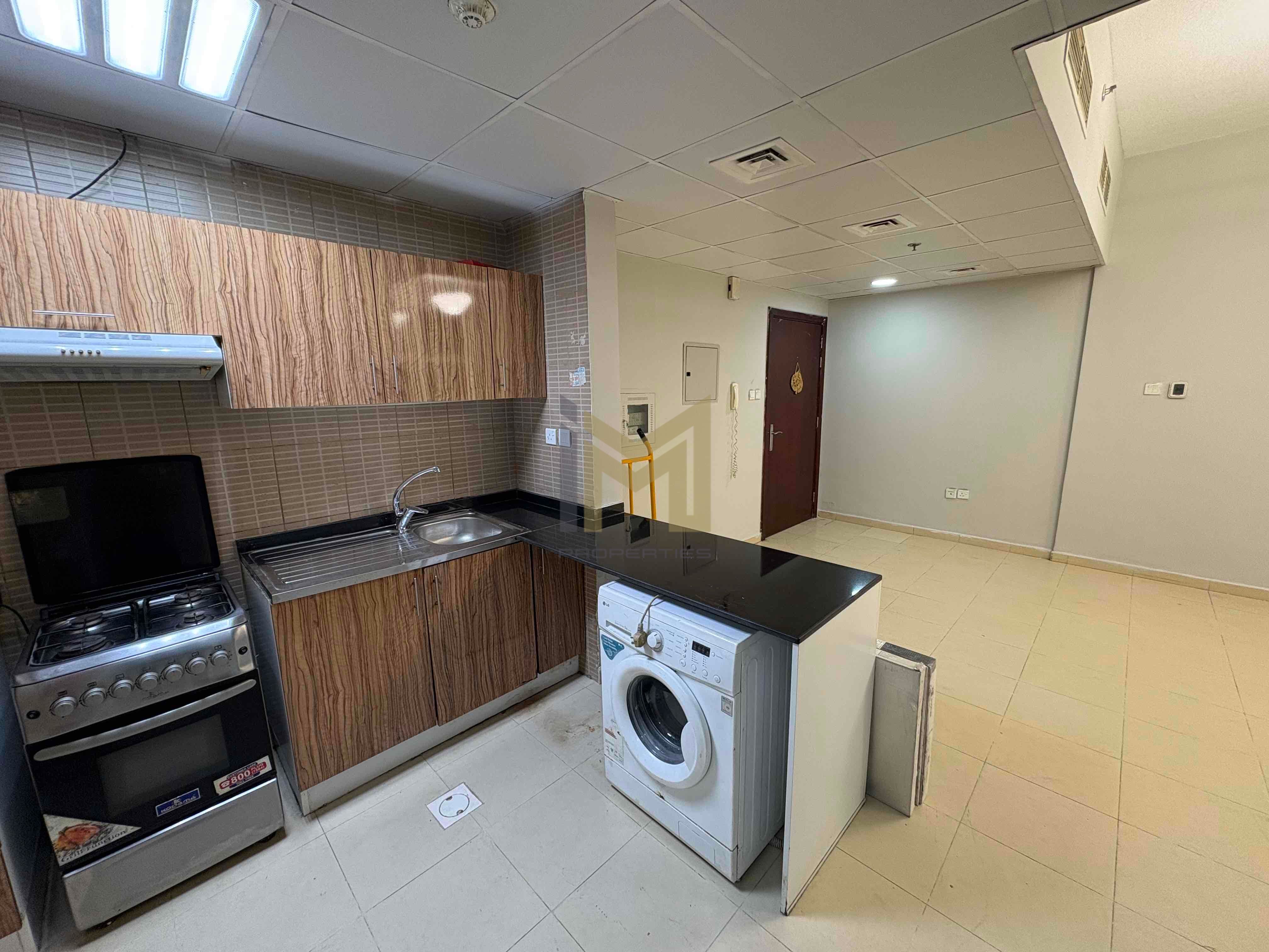Resale 2 BHK APARTMENT in City Towers (230) DP 8 YEARS PLAN