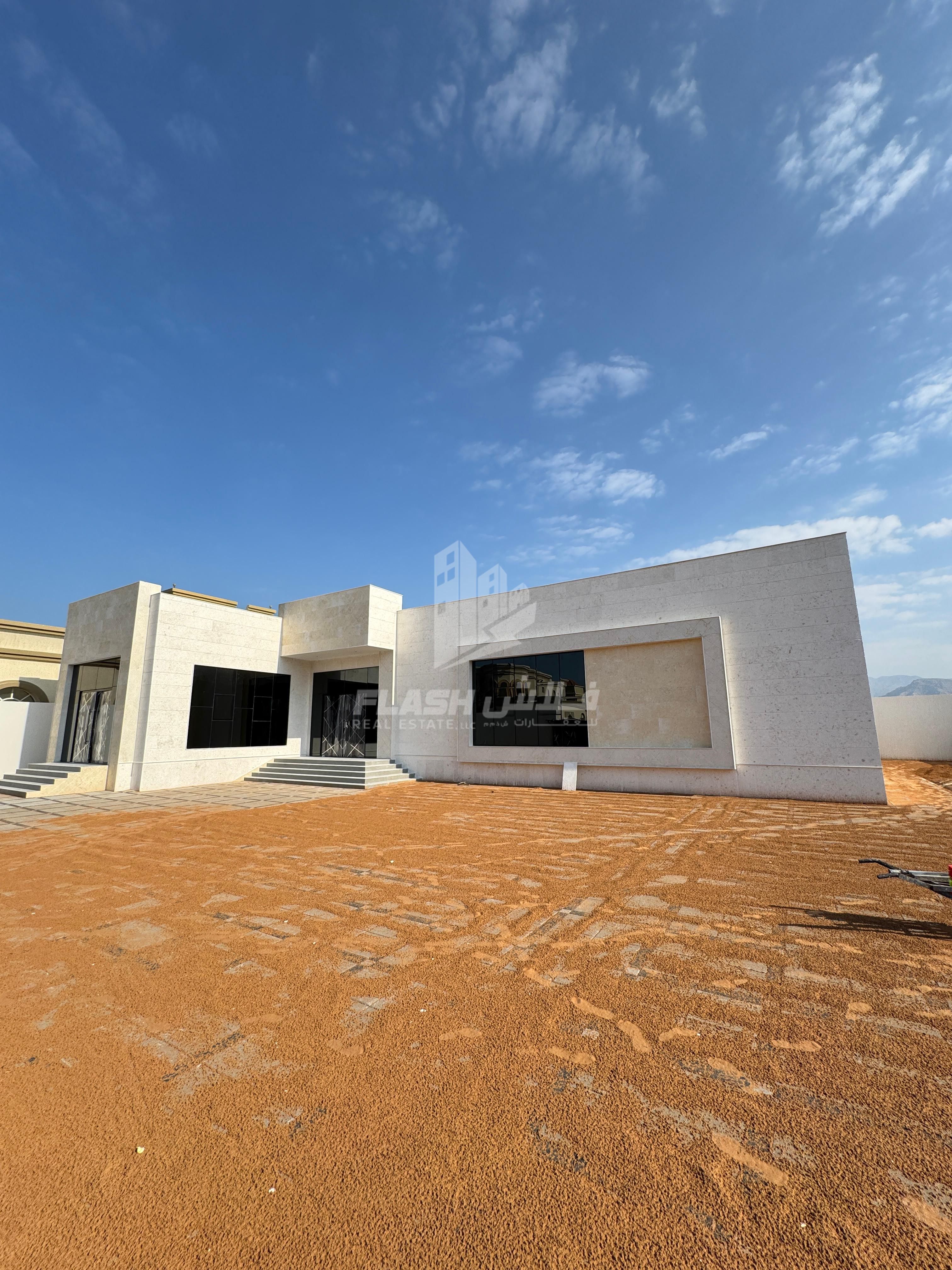 For sale, a luxury villa in the Saih Al-Ghab area