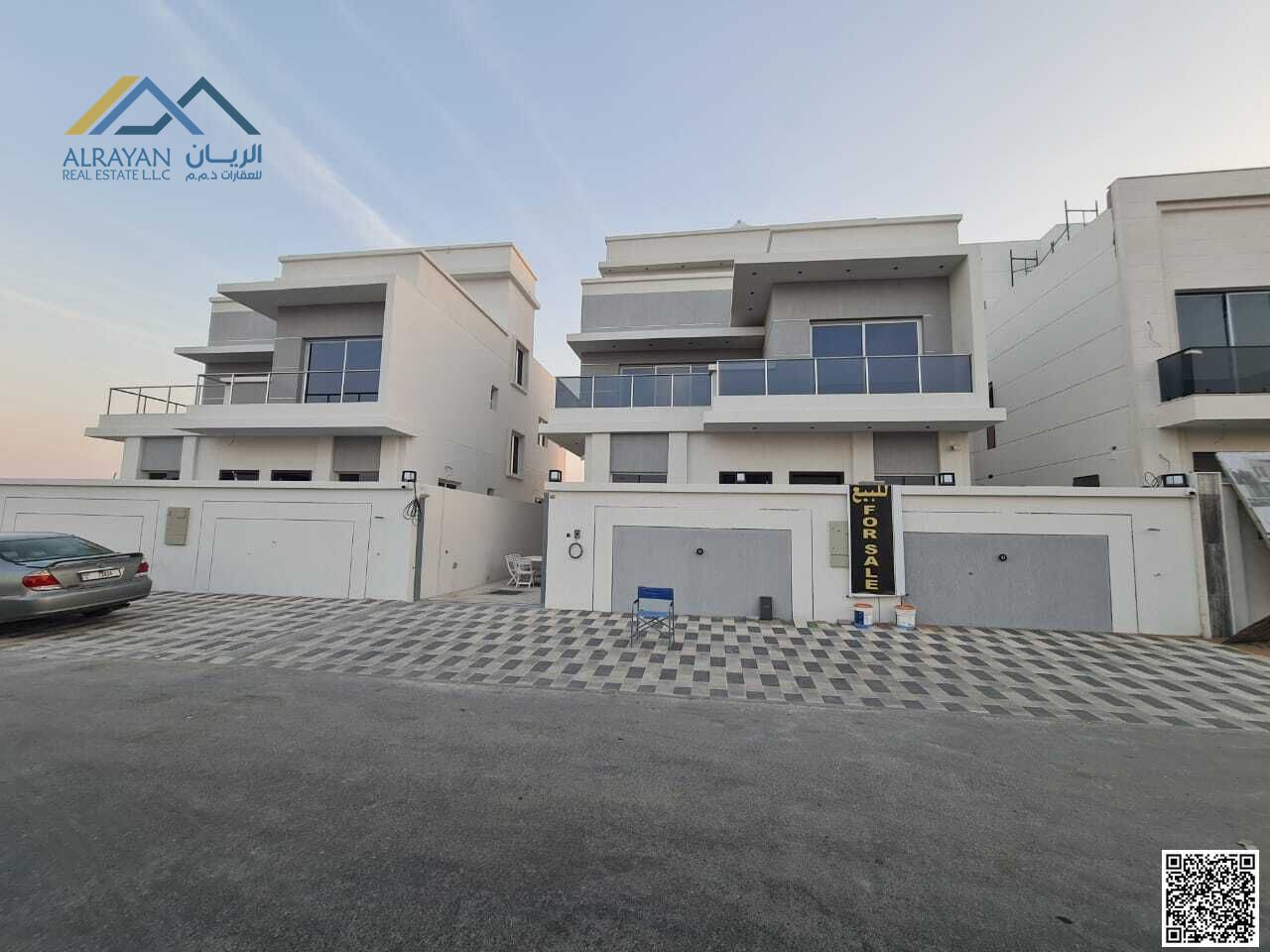 Ground floor, first floor and roof with electricity, water and central air conditioning