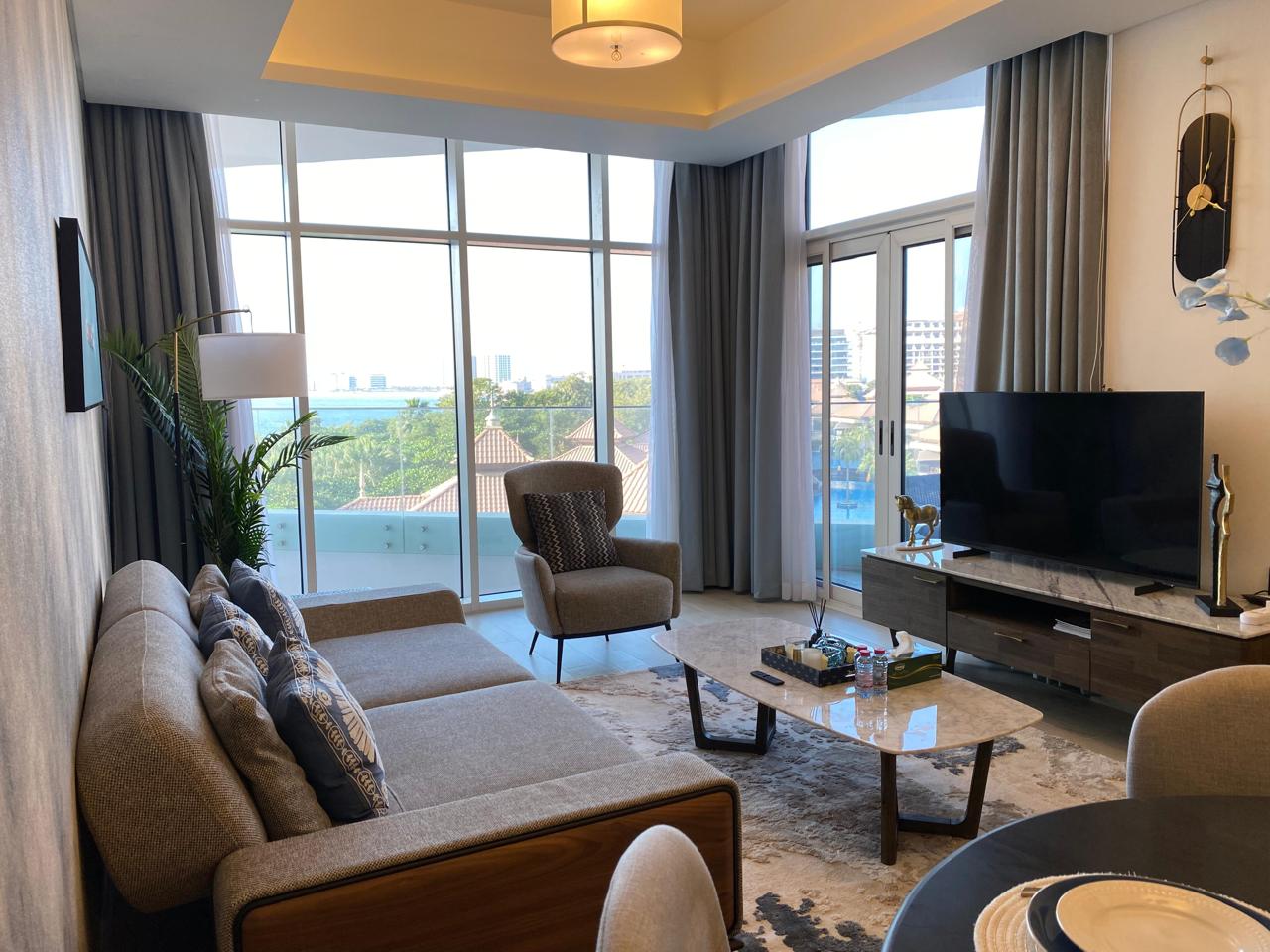 Stuning large 1BHK with sea view