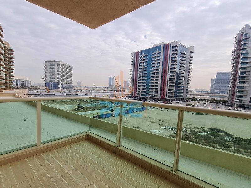 Studio | Furnished I Vacant | Large Layout | Upgraded