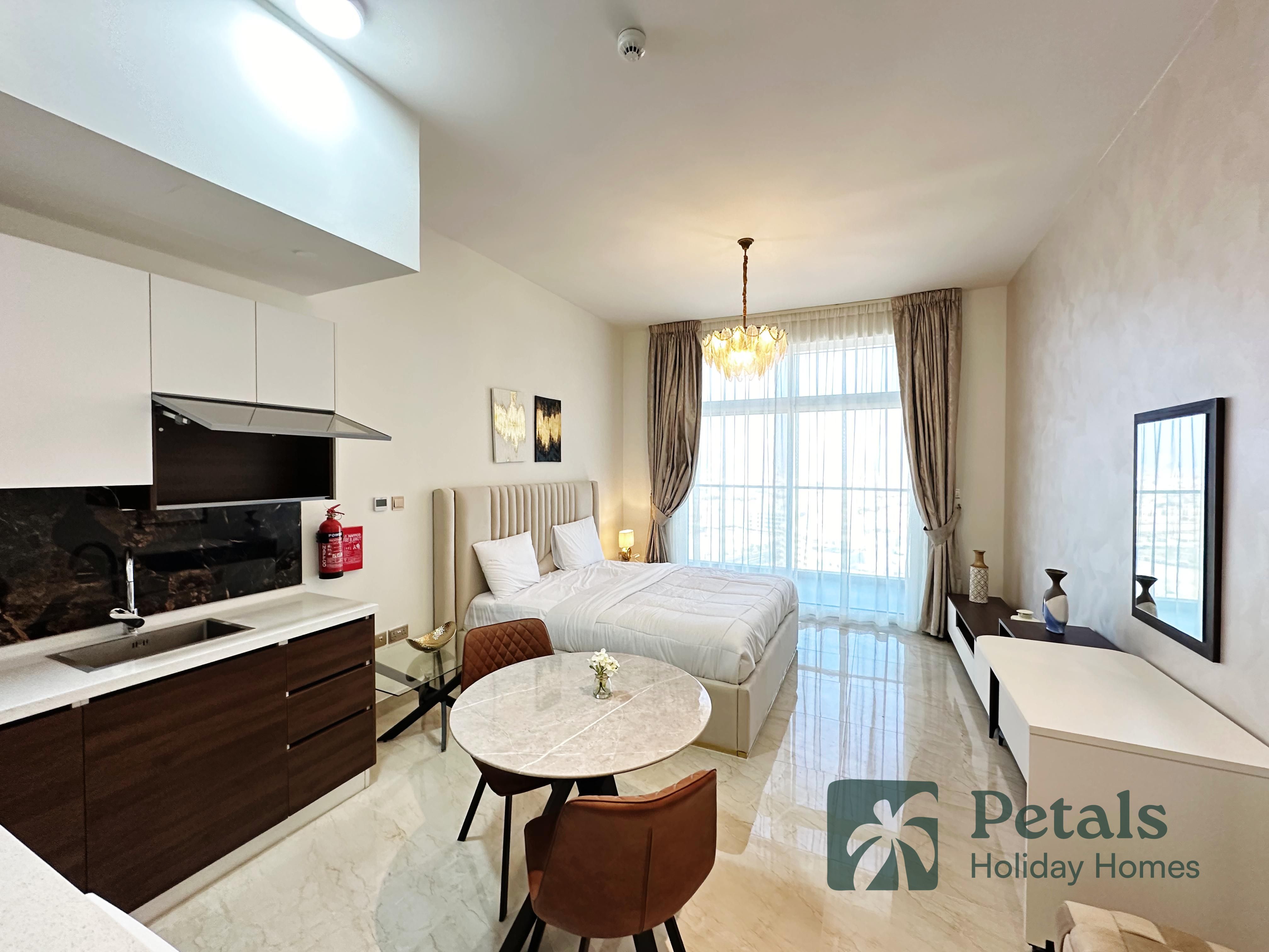 "Gem of a Getaway: Short-Term Stays at Jewelz by Danube, Arjan!"