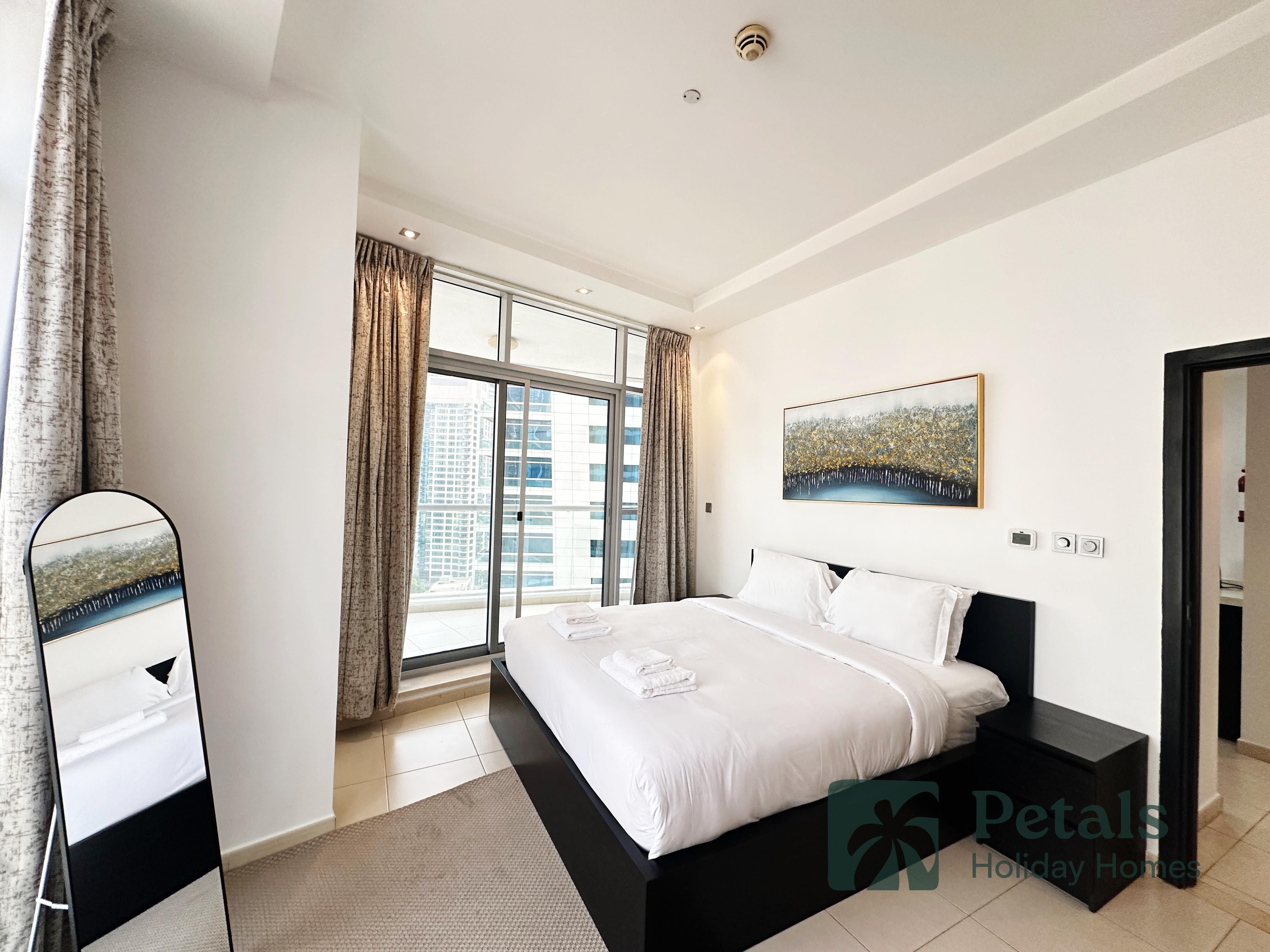 Marina Magic: Short-Term Stays at Skyview Tower, Dubai Marina
