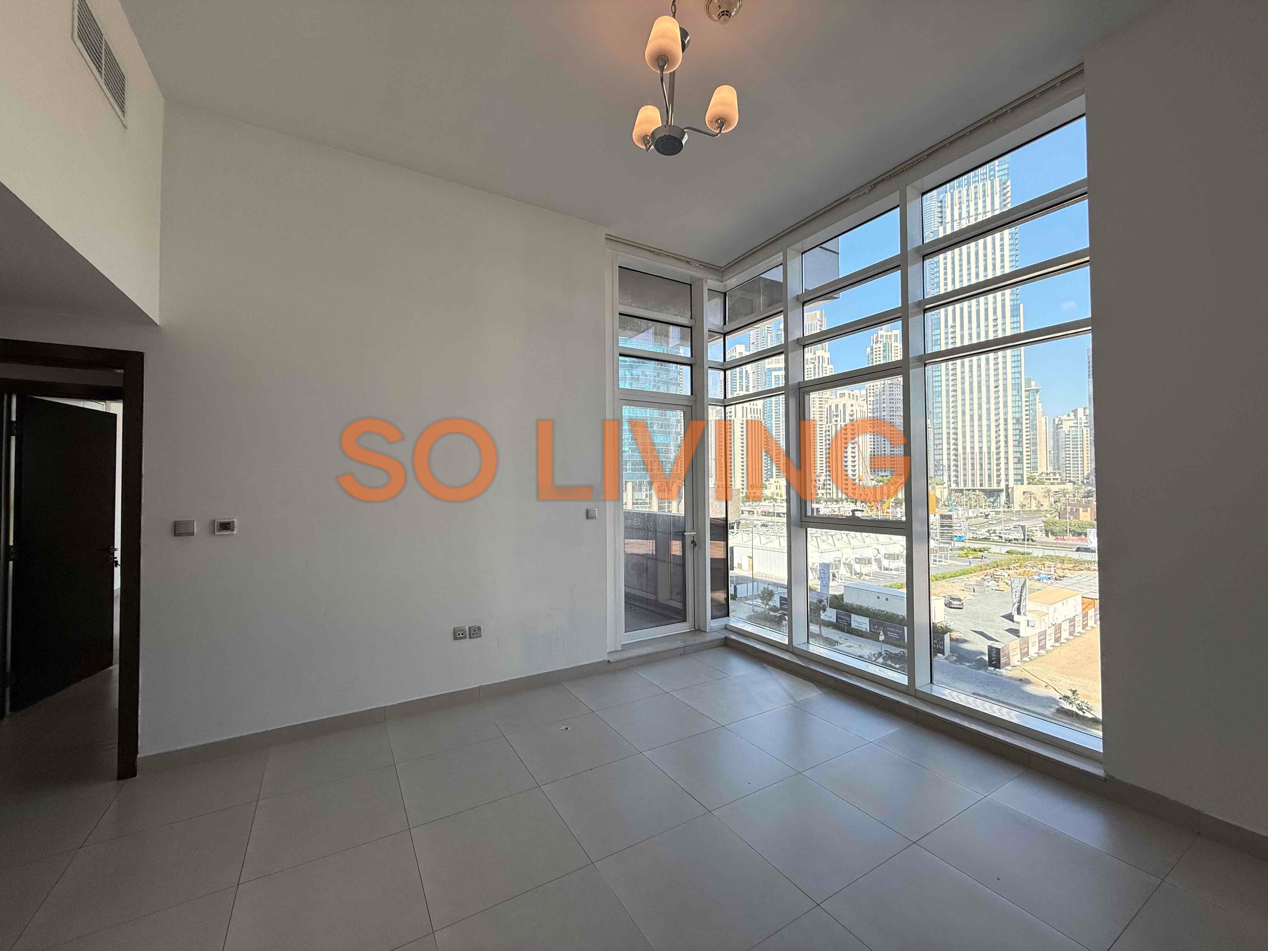 Spacious 2 Bedroom Apartment with Canal and Burj Khalifa view !