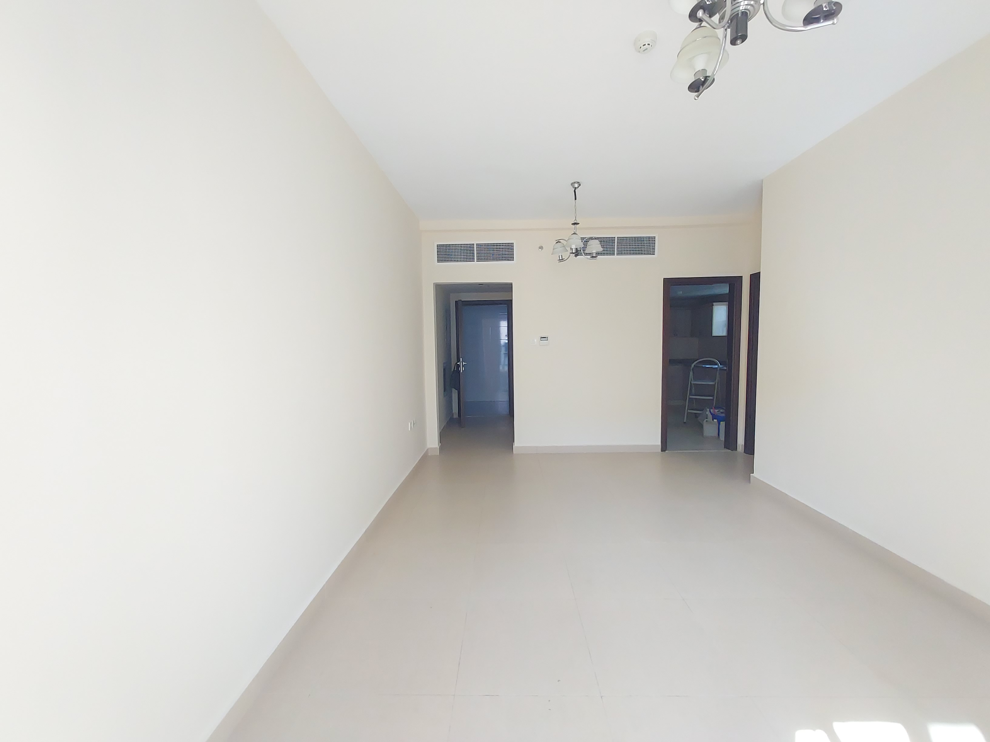 Hot offer school aera 1bhk 2WASHROOM with Waldrop balcony only