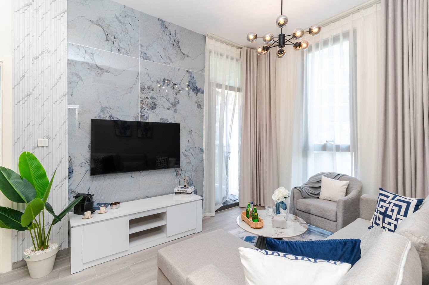 Charming 1BR with Lovely Views in Mesk 1