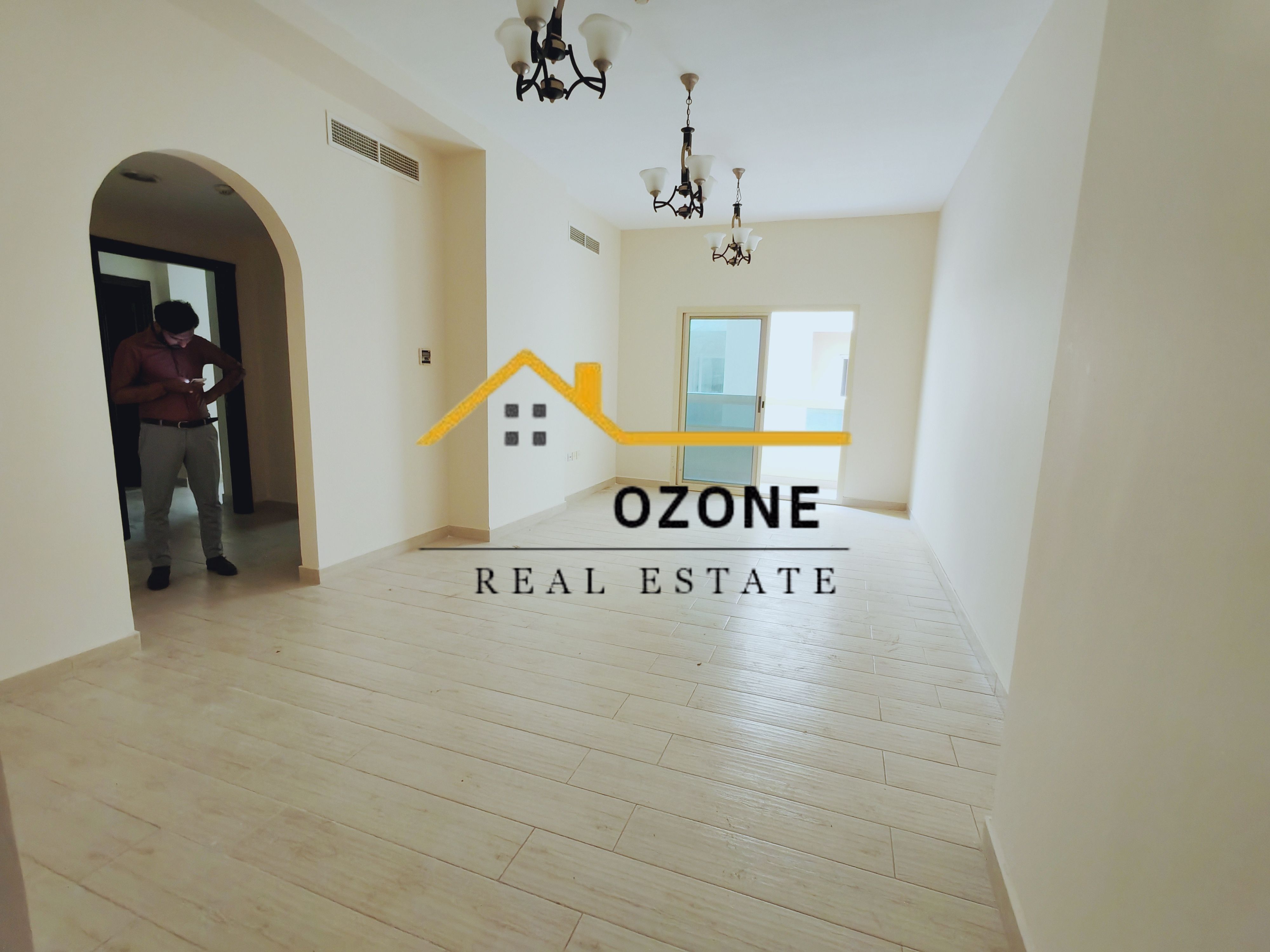No Cash Deposit\°°Close To Park\°°Balcony\°°Wardrobes\°°Parking
