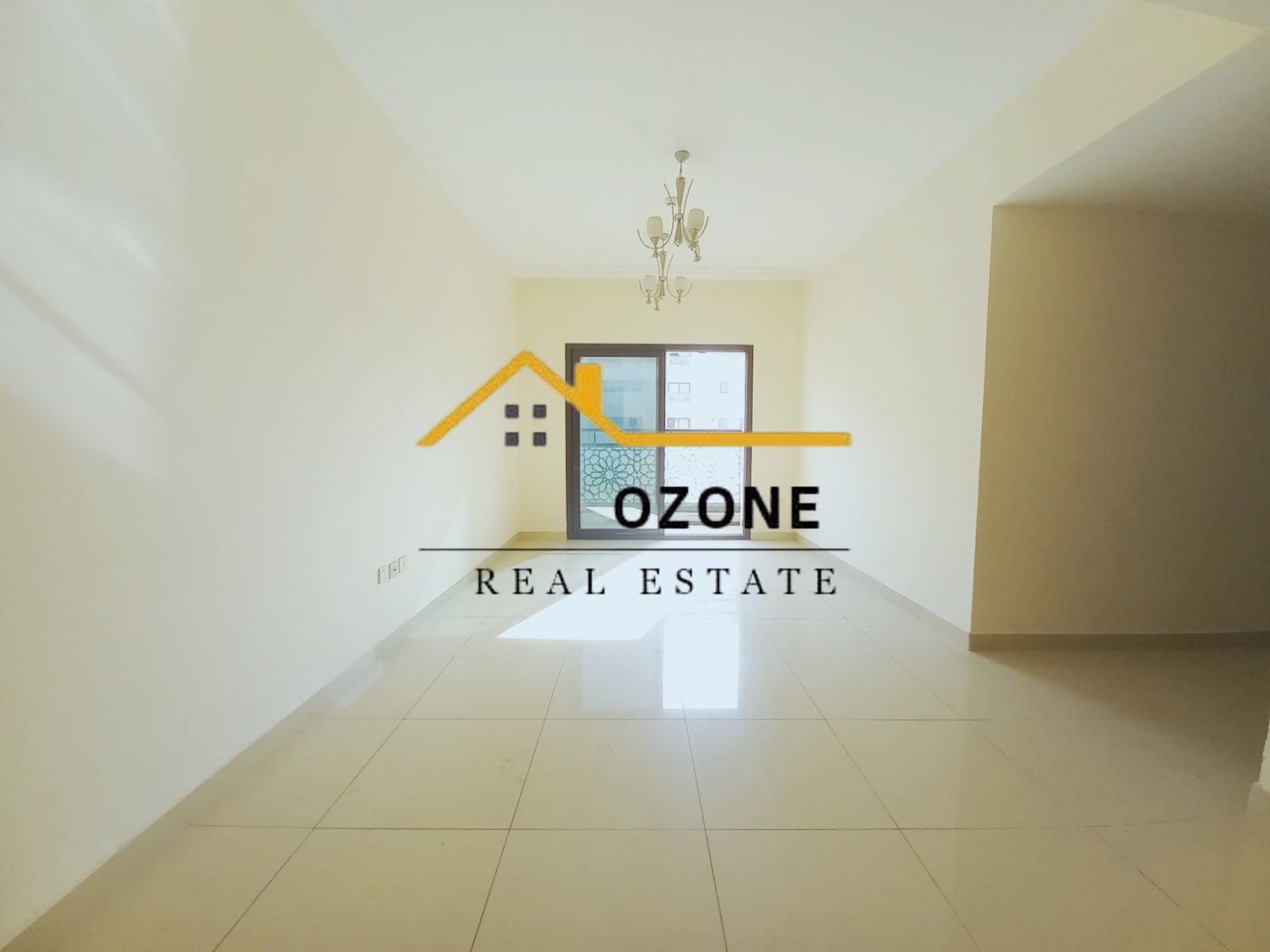 Like New\°Balcony\°Parking\°Family Building\°°Wardrobes