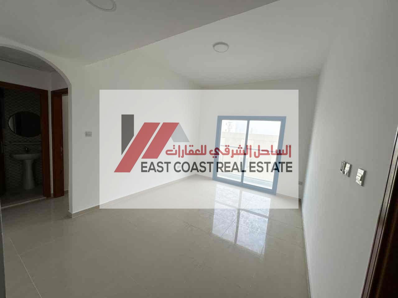 New building/Fujairah - sekamkam- Near century mall