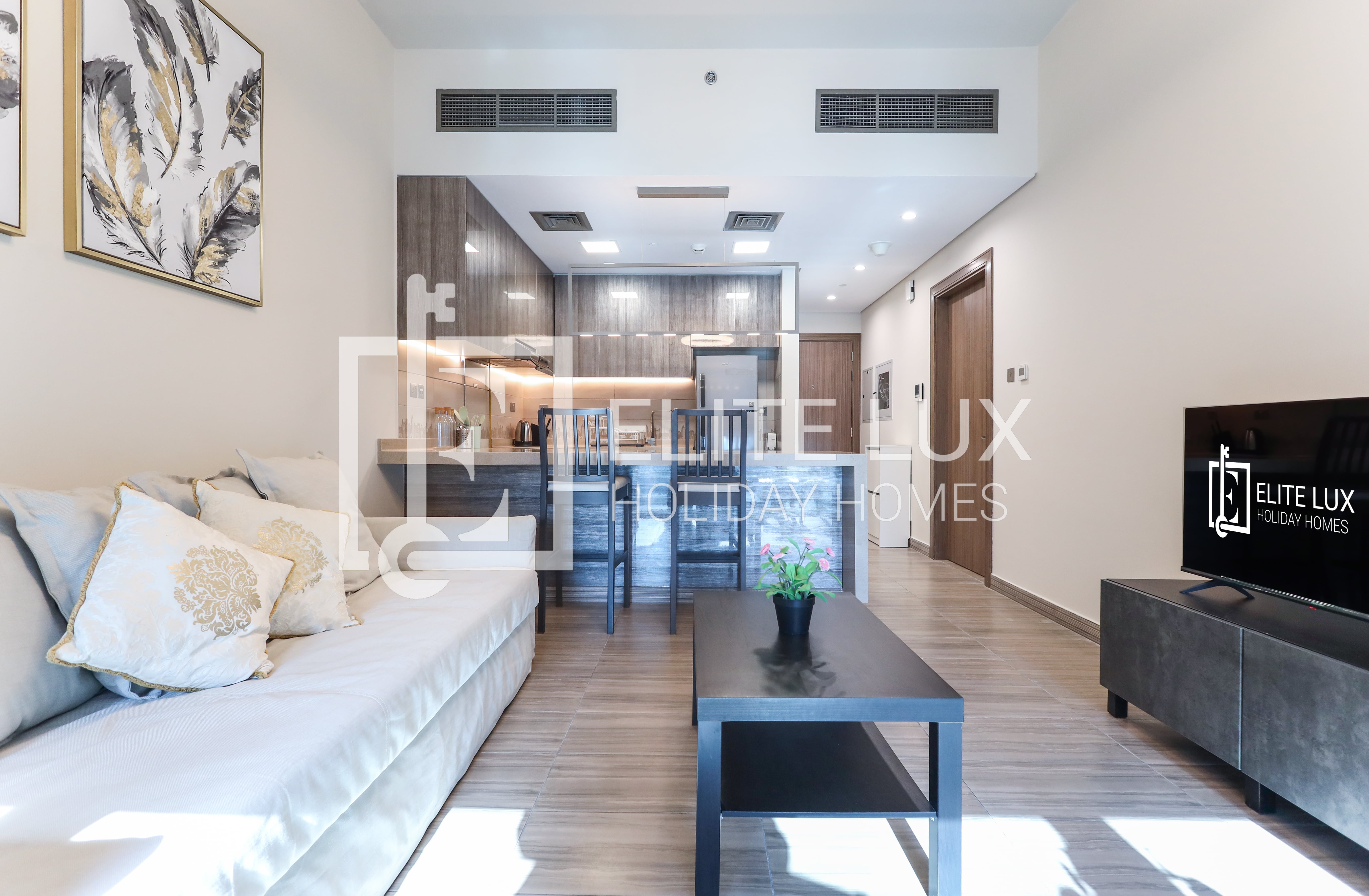 Stunning Lake View 1BHK Retreat in JLT, Dubai