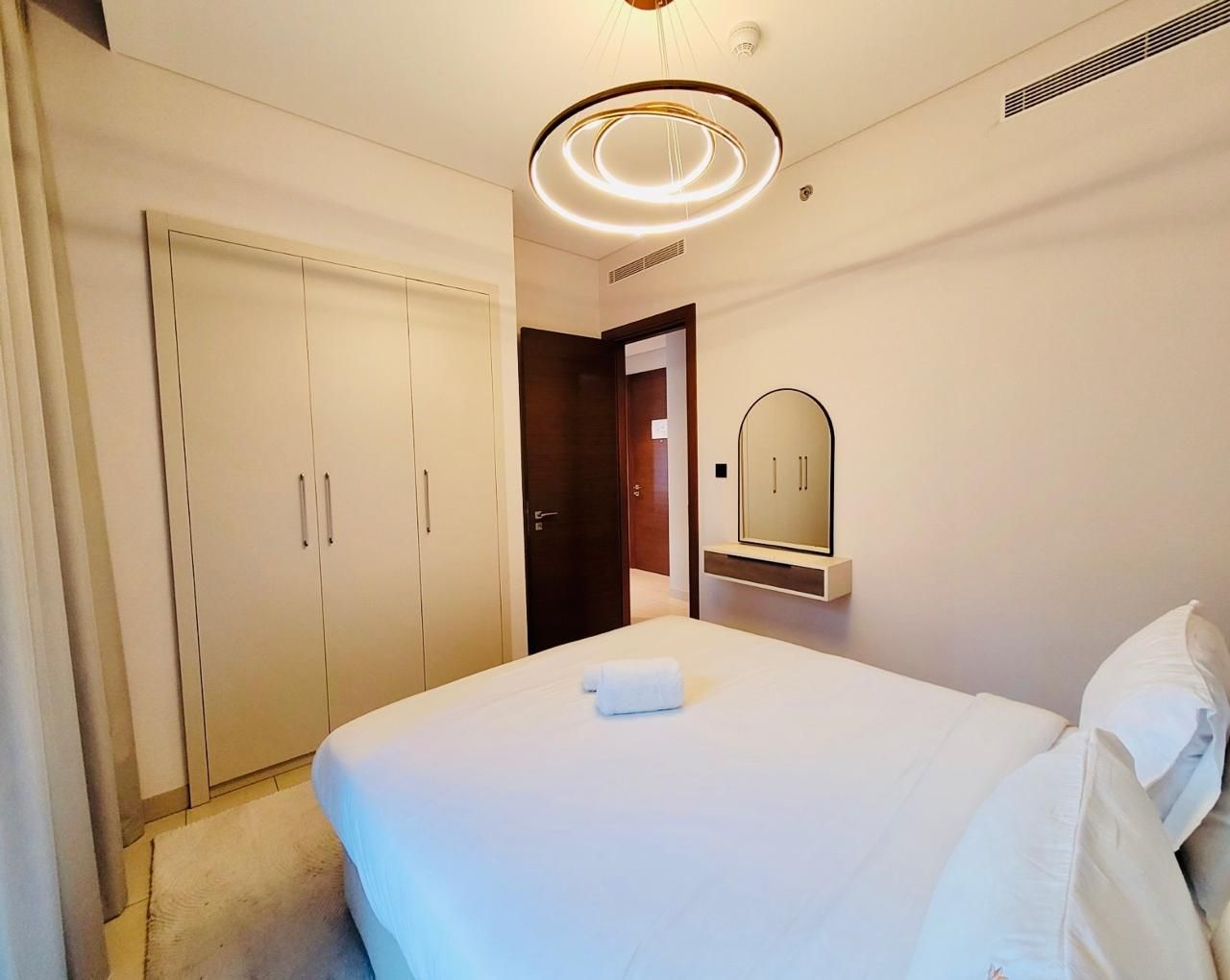 Modern | Fully Furnished | Higher Floor | available from 17th Oct