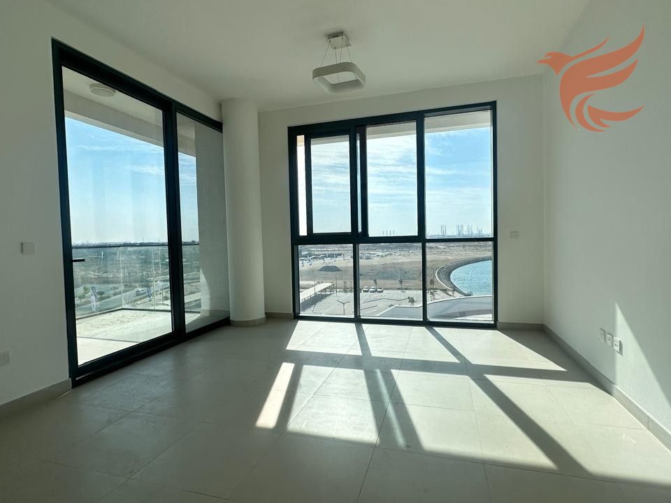 NO COMMISSION | FREEHOLD | Sea View | High ROI