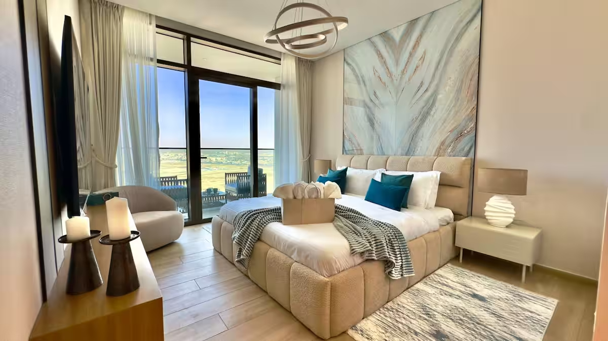 2BR Luxe High-Level Creek View, Palace Residence