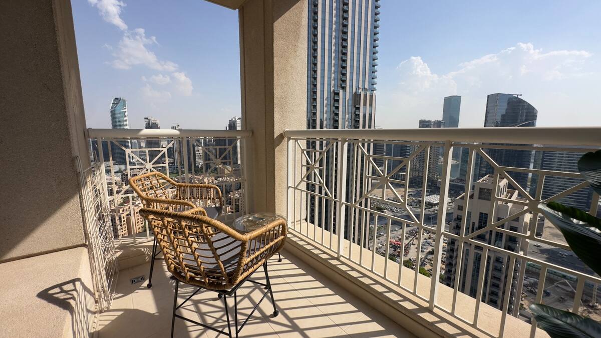Calm & Classy 1BR High Floor | Walk to Dubai Mall