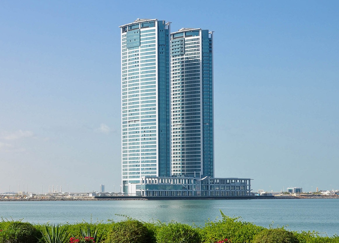Center Of City - Sea View - Glass Portions
