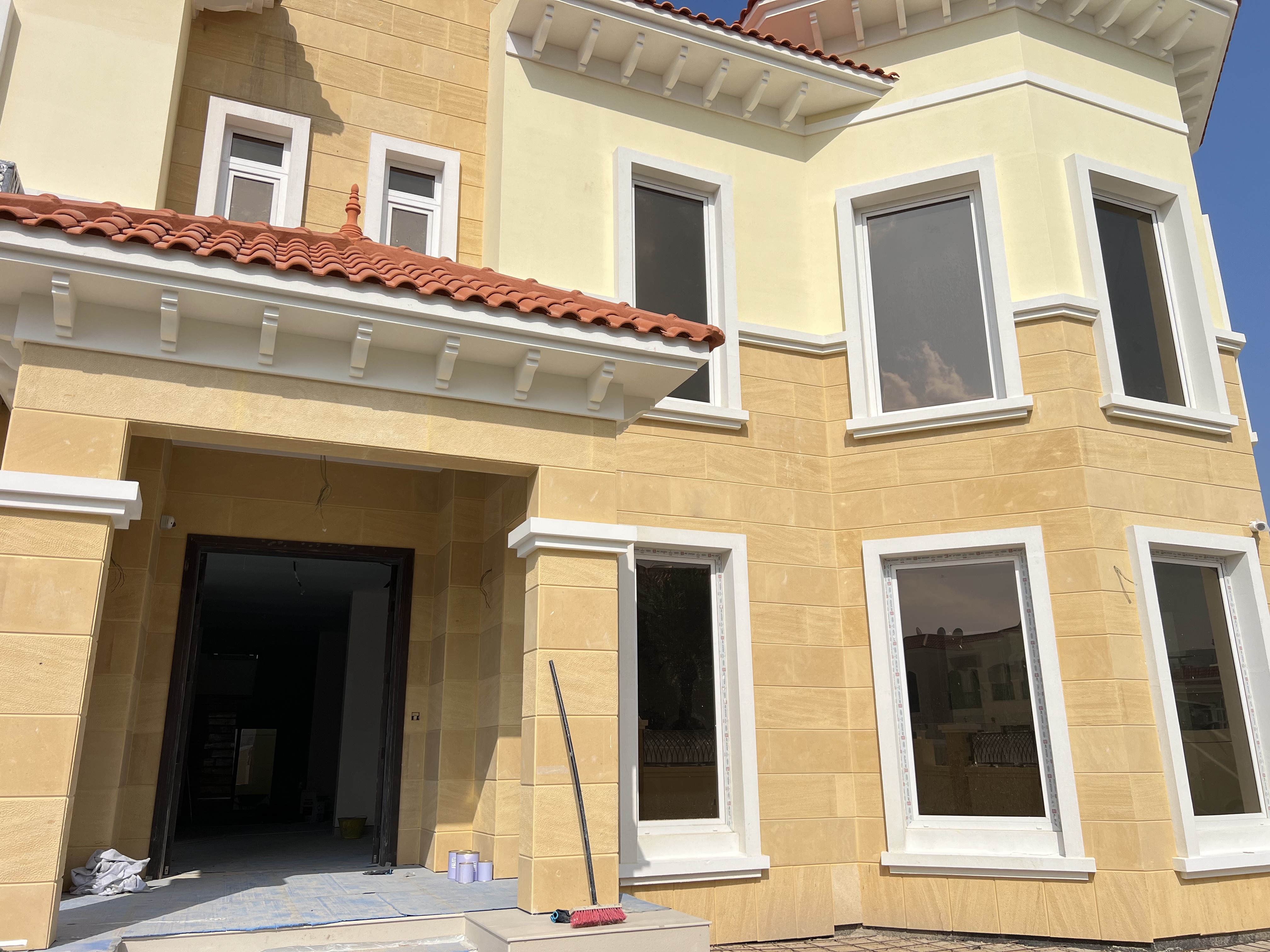 BRAND NEW-5 BR+MAID-AVAILABLE BY END FEB