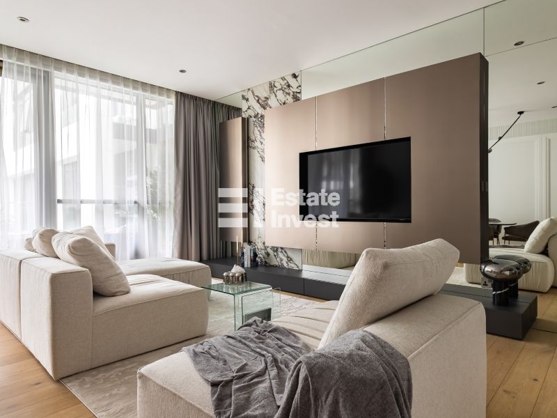2 BR+MAID / WALK-IN CLOSET / BALCONY