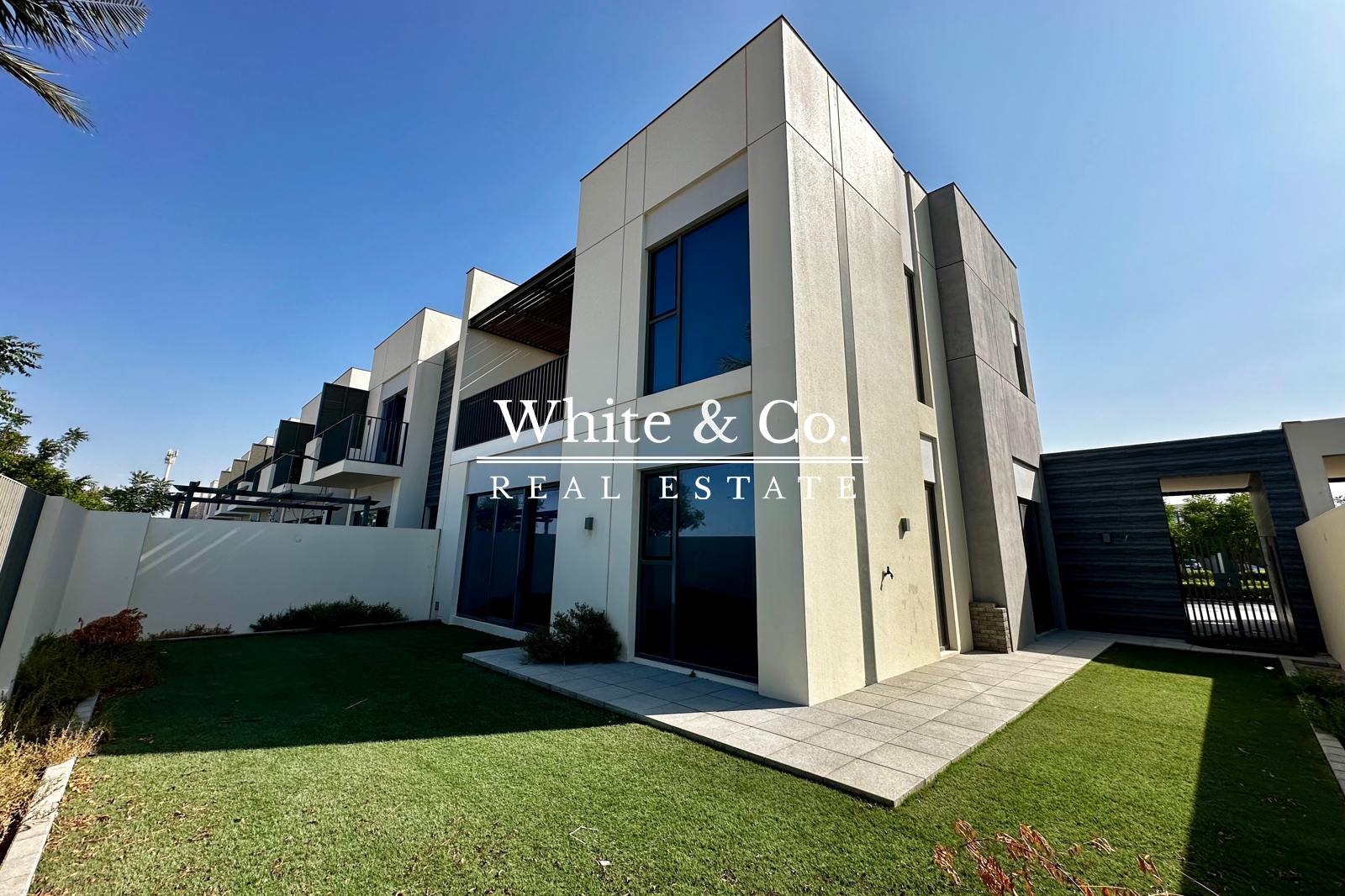 Vacant | Close to pool | Single Row