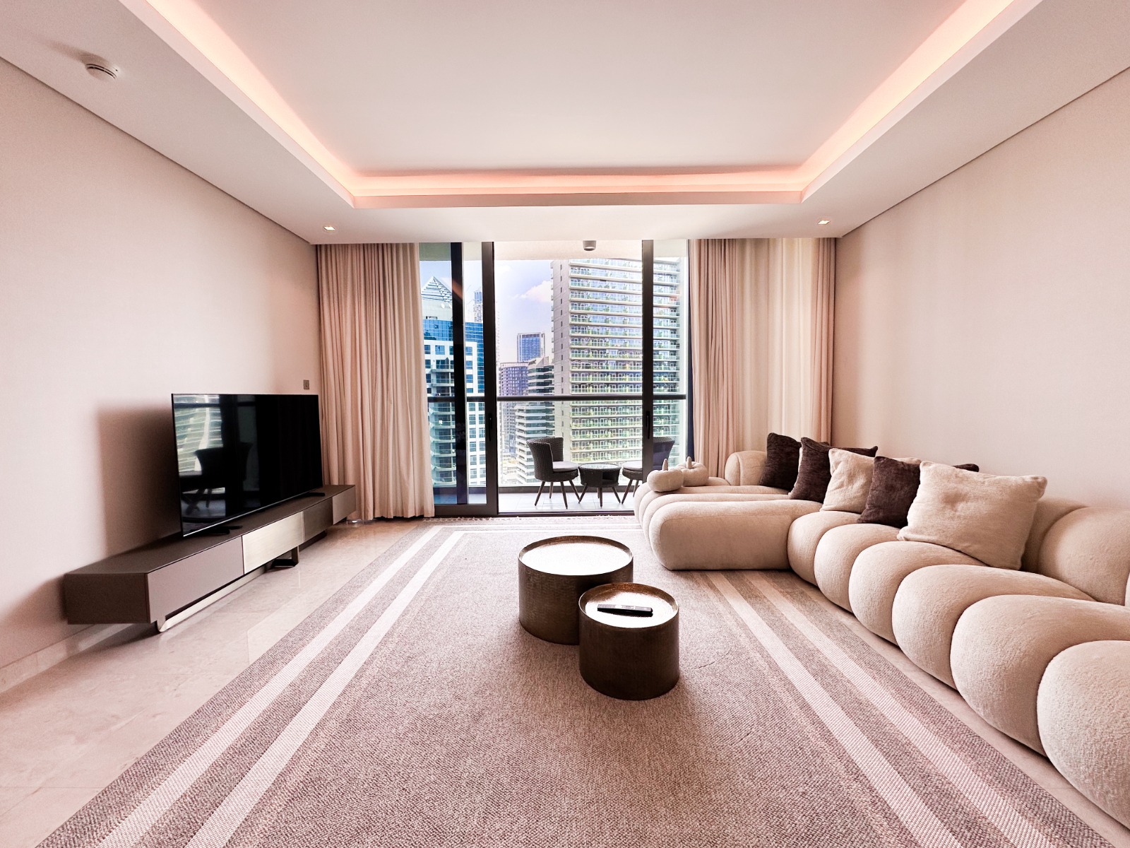 Chic 1-Bedroom in Sterling Tower, Downtown Stay
