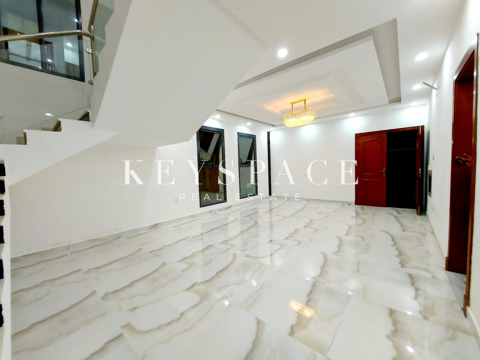 Strategic Location | Modern Luxury Villa | Resale