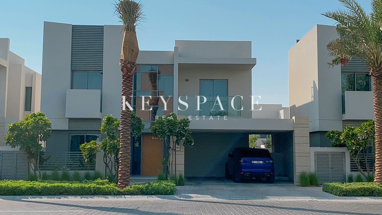 Strategic Location | Modern Luxury Villa | Resale