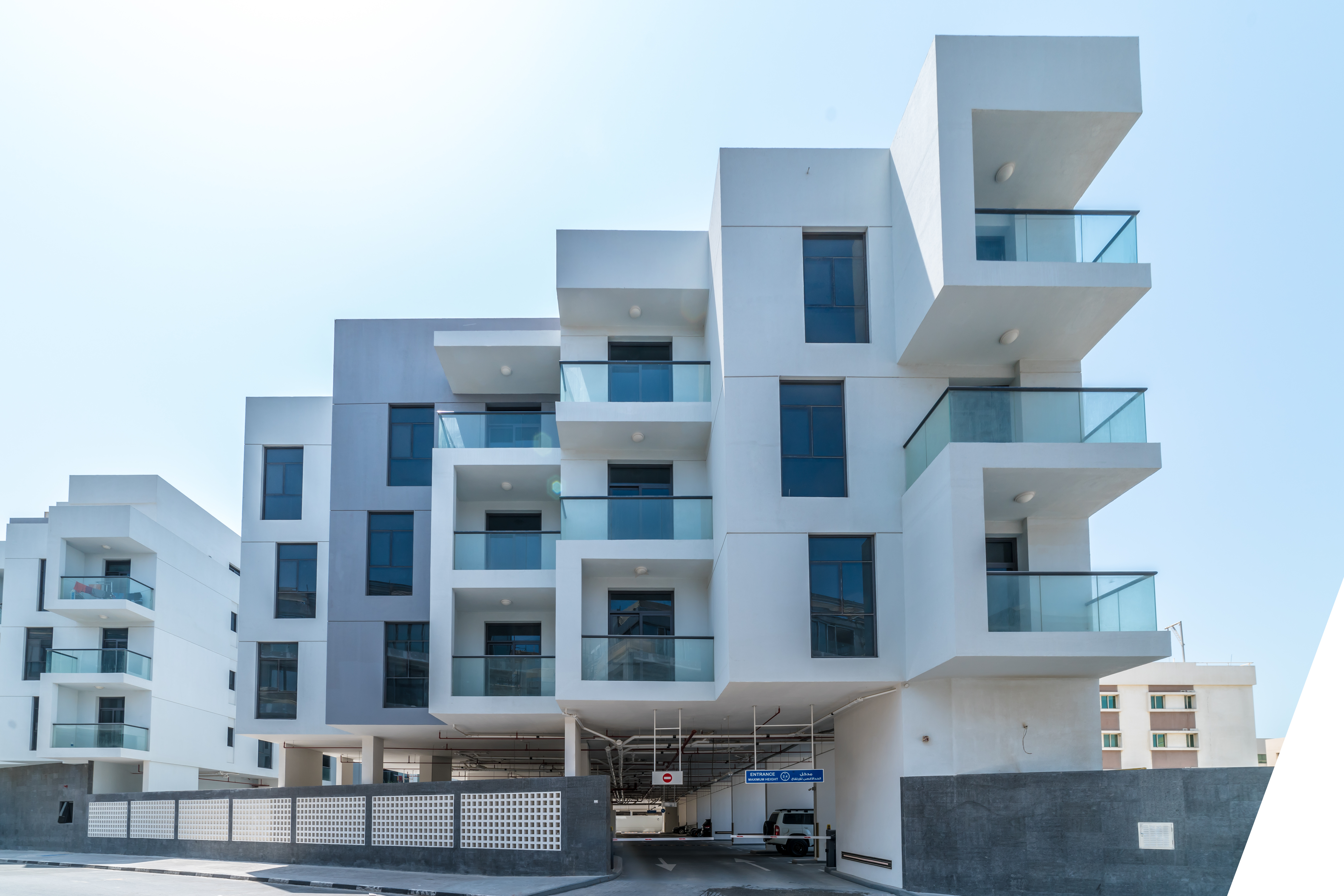 FAMILY BUILDING ! SPACIOUS APARTMENTS ! 0% COMMISSION