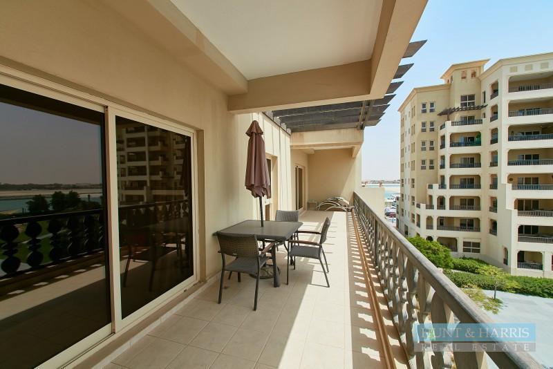 One Bedroom for Sale Al Hamra Village - Upgraded Kitchen - Sea Views