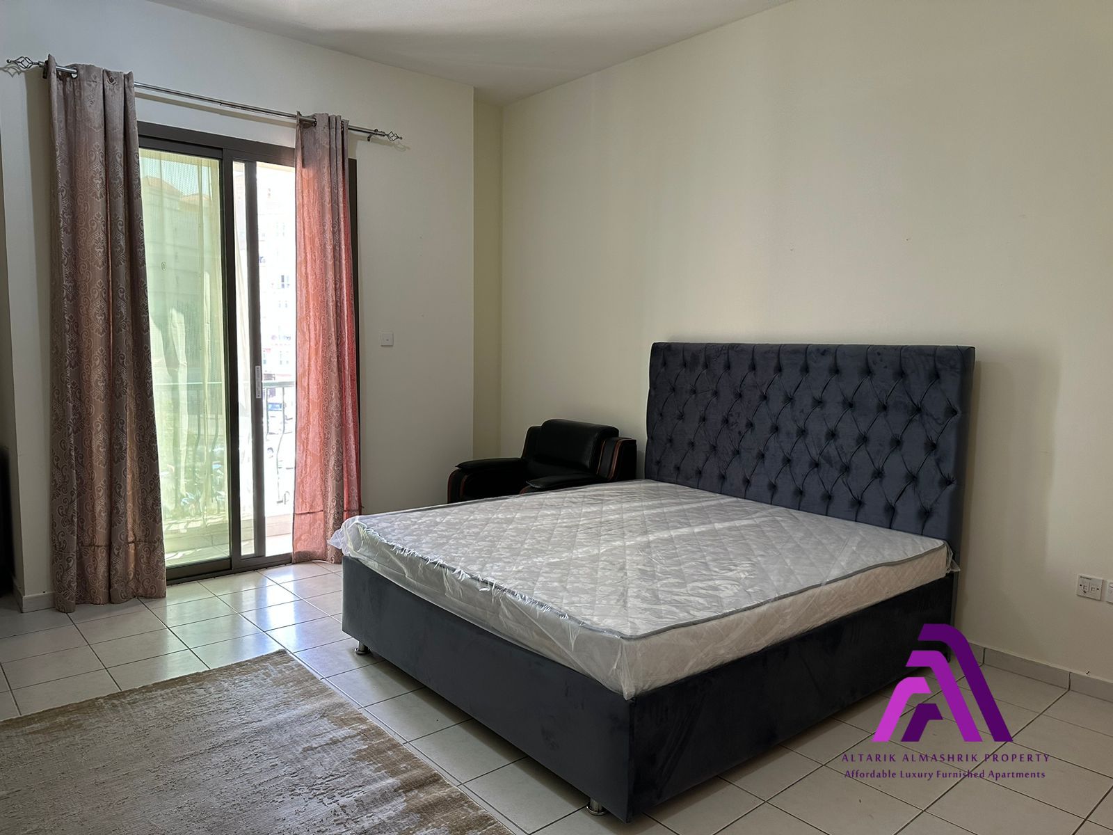 Fully Furnished with balcony near to bus stop and dragon mart - Russia Cluster, International City