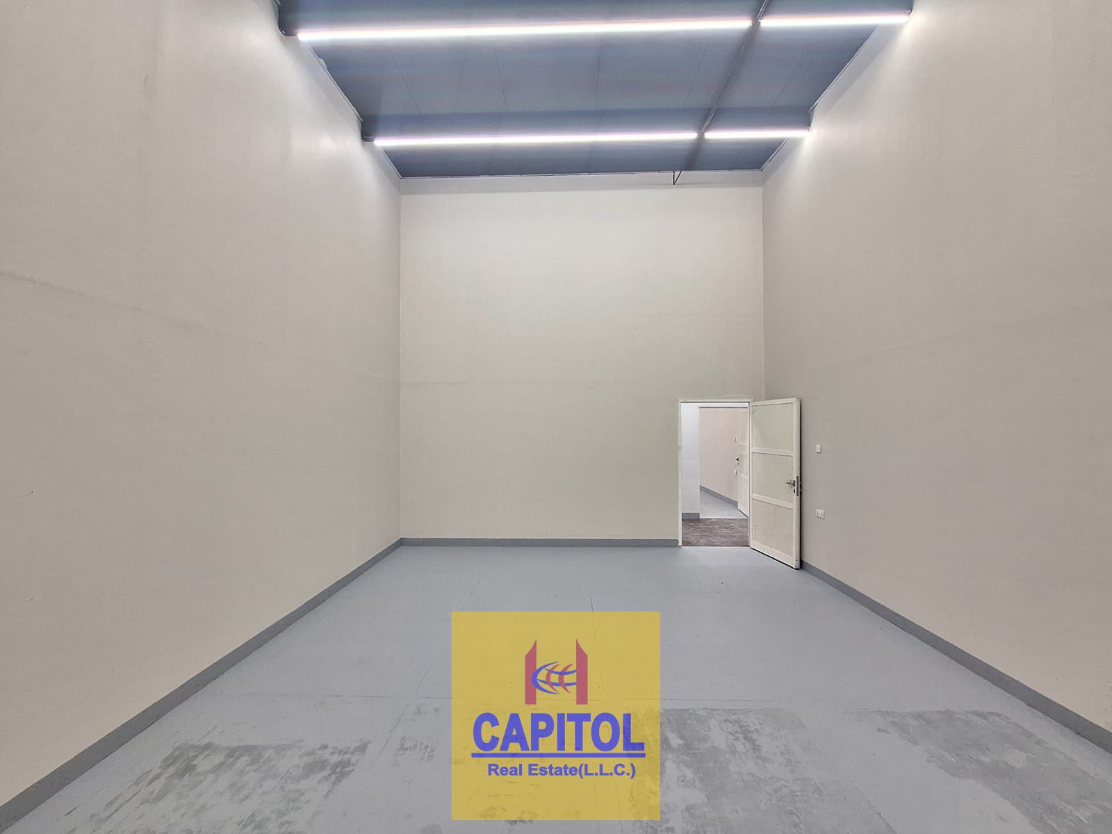 405 sqft on mezzanine Small Storage Warehouse Al Quoz all over