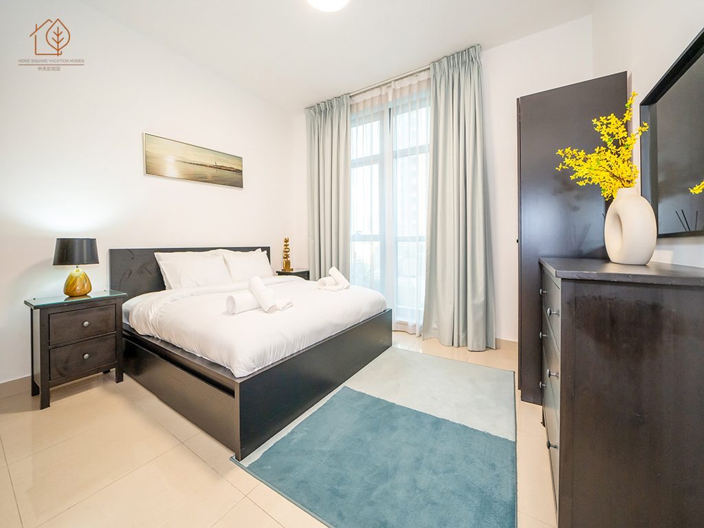 Spacious 1-Bed Apartment with City Views
