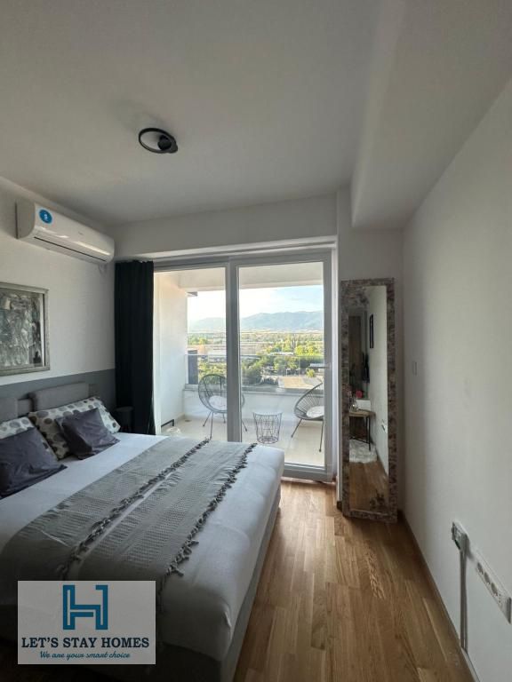 apartment card